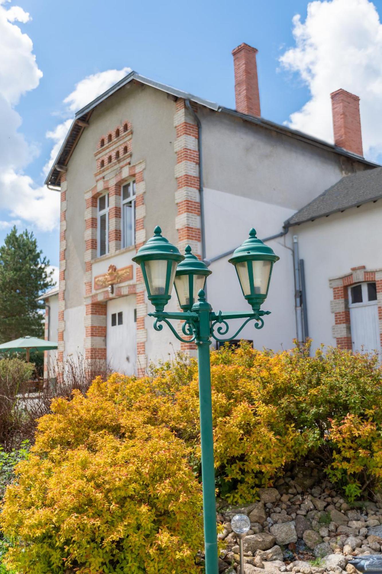Chateau De Chazelpaud Saint-Bard Exterior foto